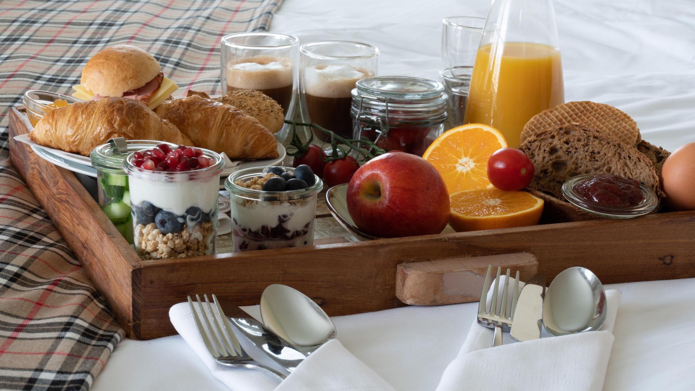 Stel uw favoriete ontbijt zelf samen van ons ontbijtbuffet!